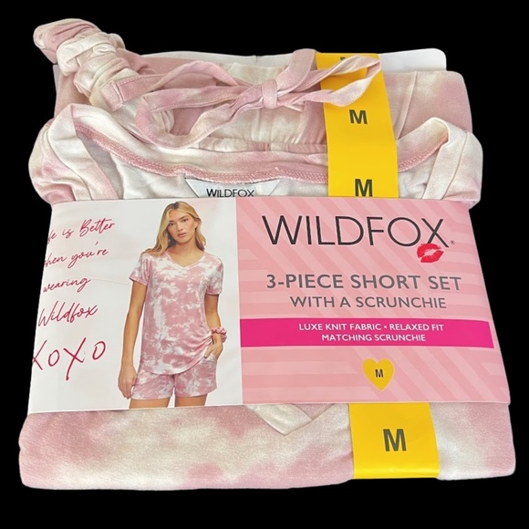 NEW Wildfox 3-Piece Short Set With Scrunchie Sz Med. 🎉Host Pick🎉 - Picture 2 of 8